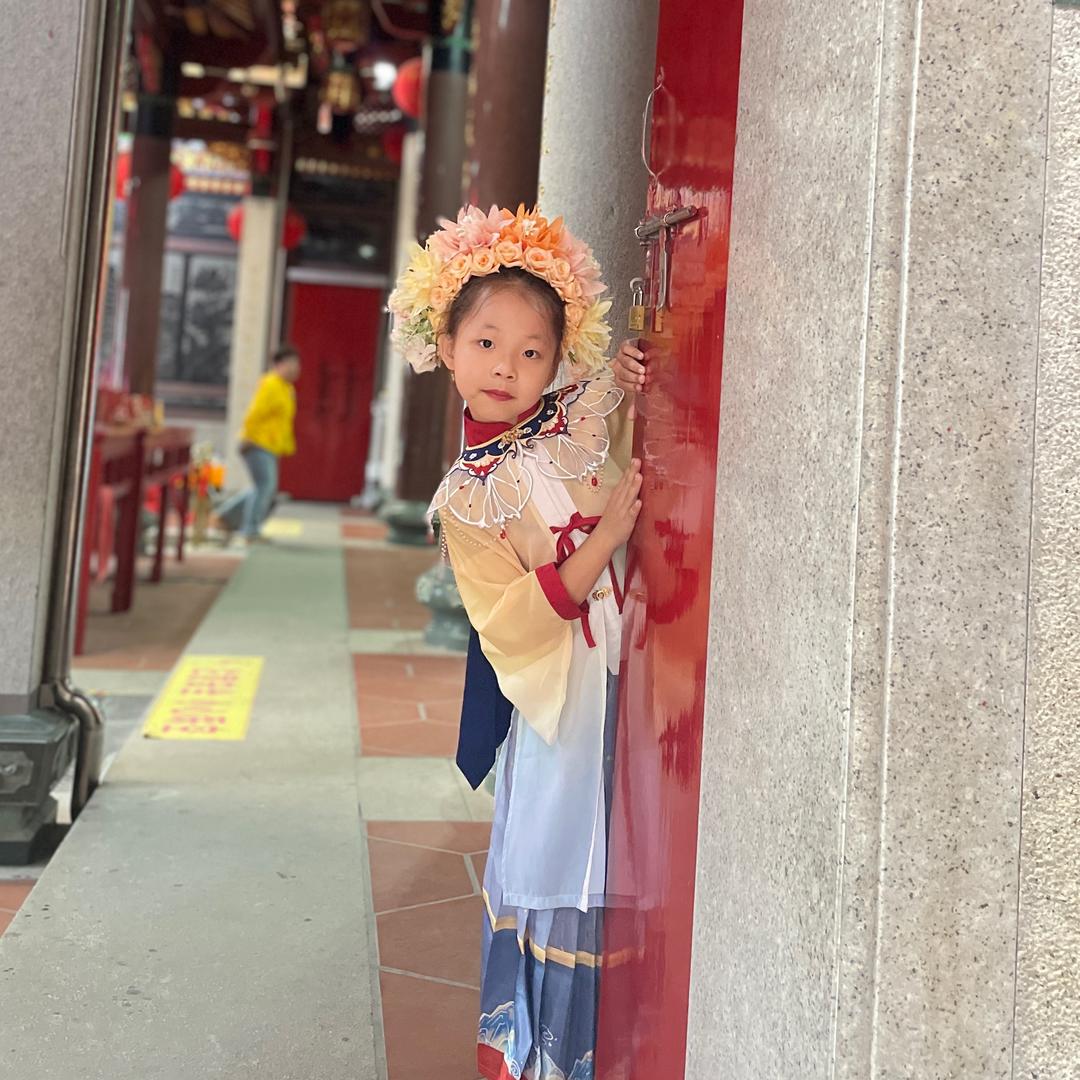 莉莉