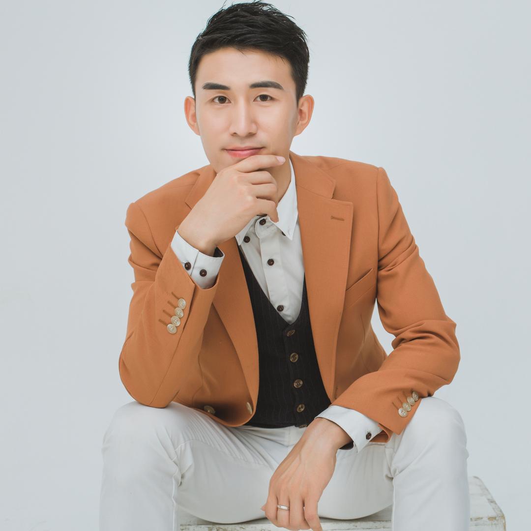 王砚召讲英语（中午12:00直播）