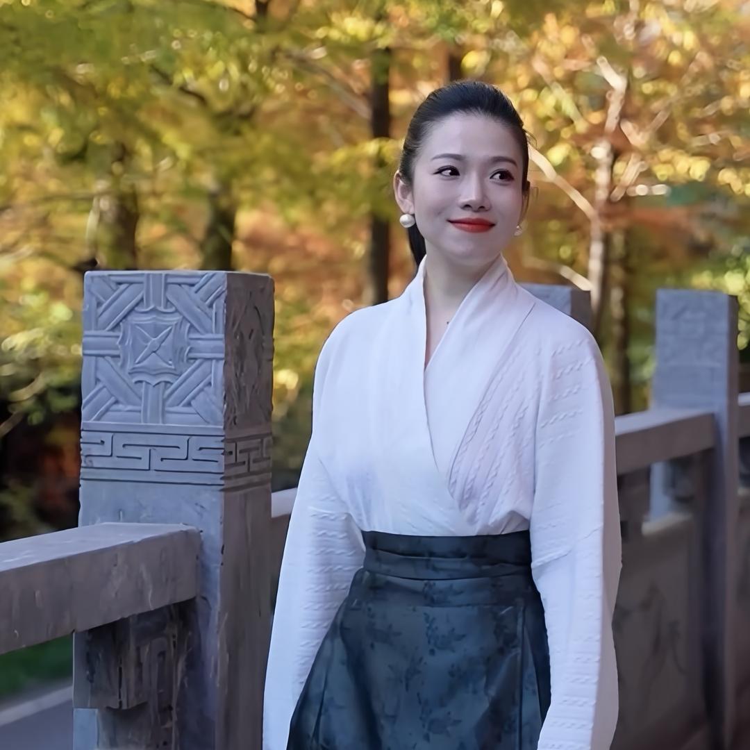 主持人袁小逸@抖音