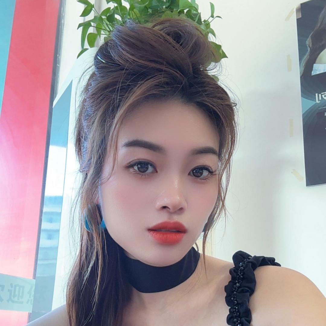 在岳池做痘痘的小女子