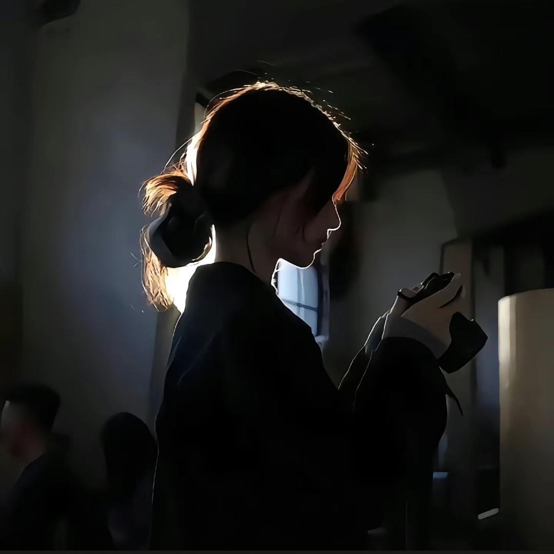 默默😘😘