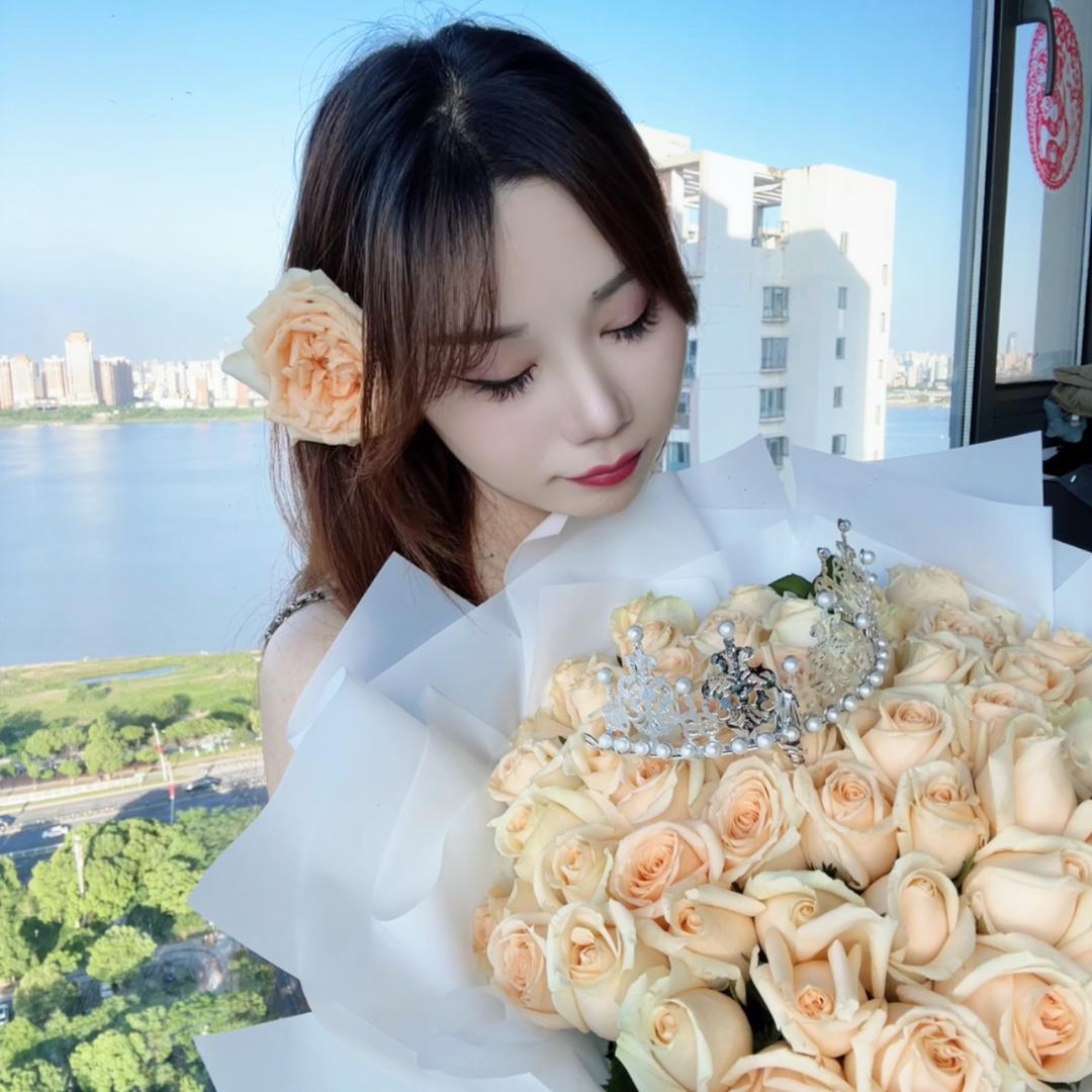 努力🥳发光的sugar