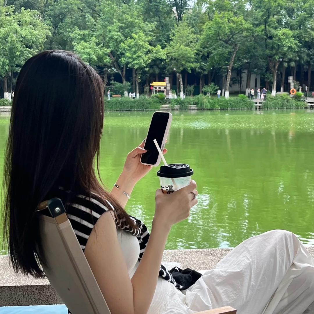 清风徐来.