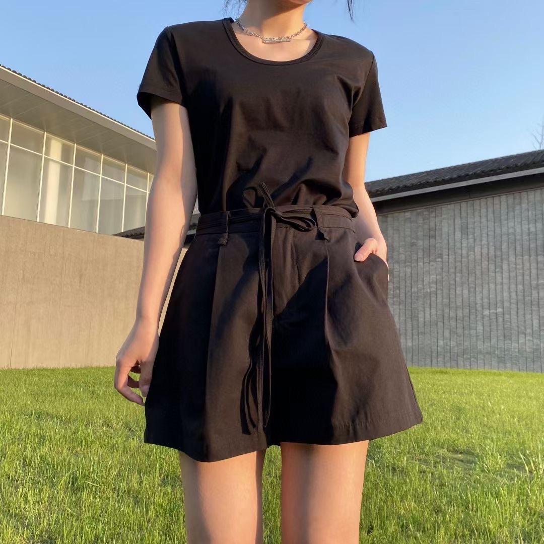 潇潇服装轻奢店