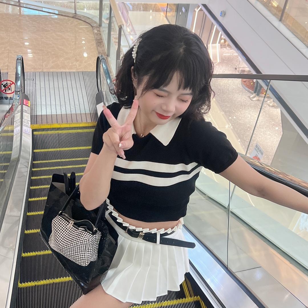 饱胀女孩C.C