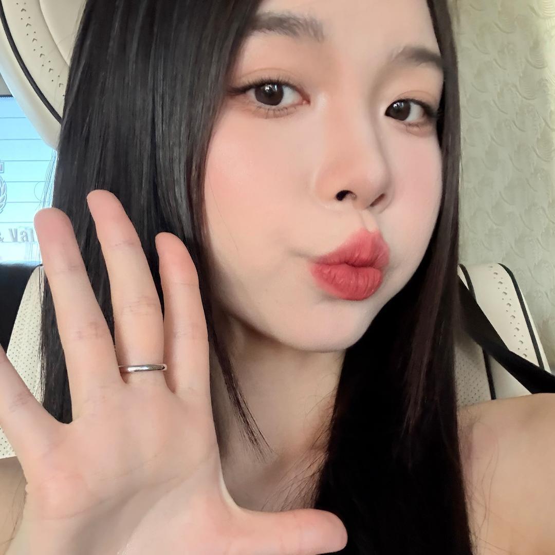 女明猩粥粥💅（重生版）@抖音