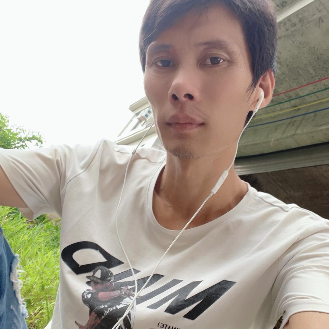 那小子真帥