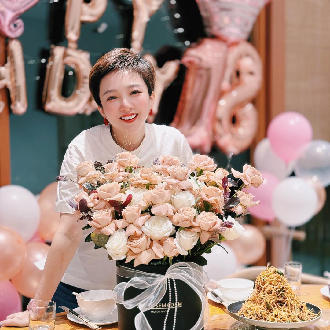 👄一支口红💄宝宜