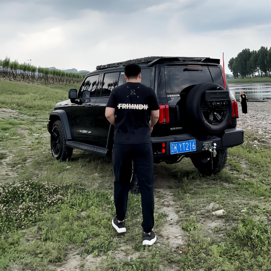小何、爱玩车🚥