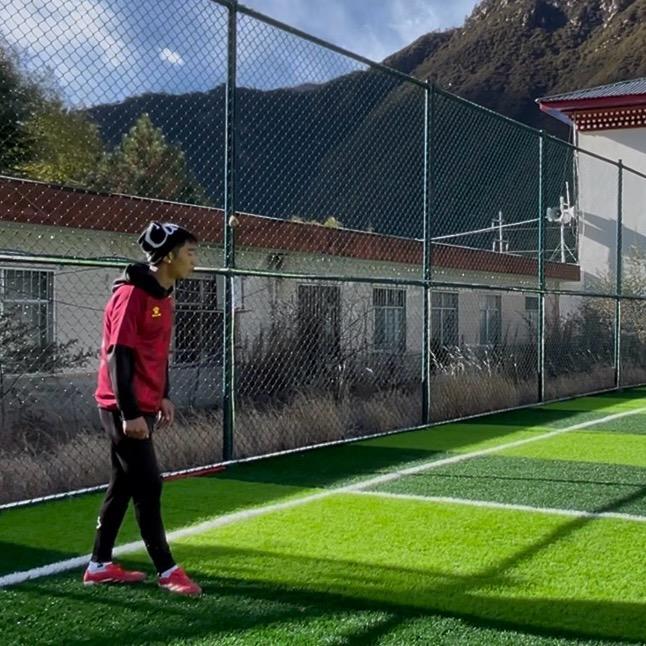 不会踢外脚背的33.