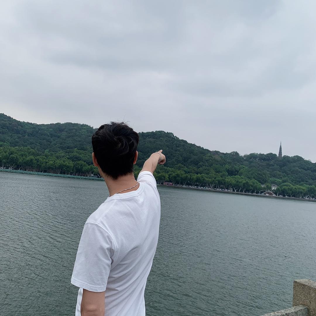 @军