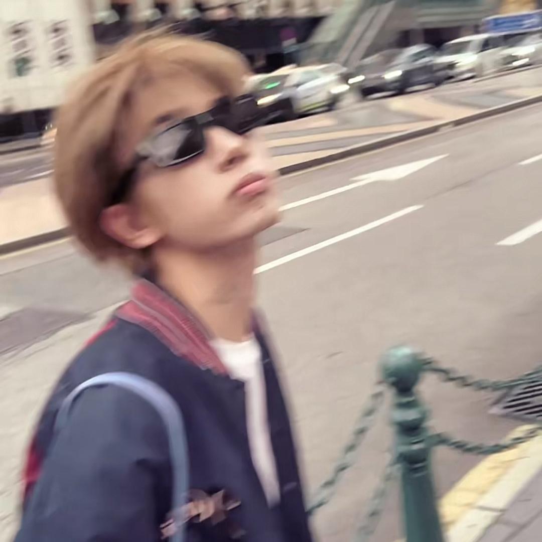 忧郁的少男