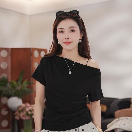 是苗苗呀女装爆款穿搭