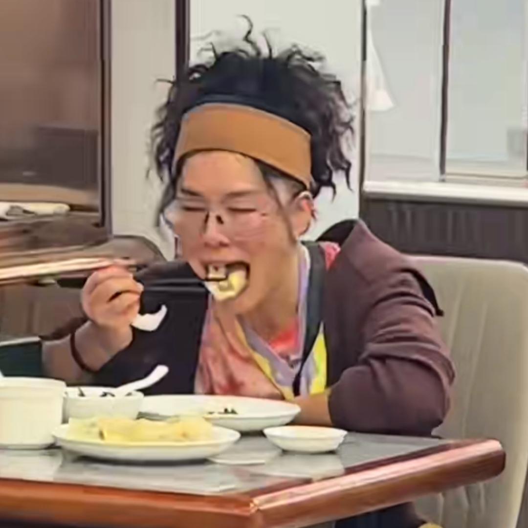 小璟瘦了