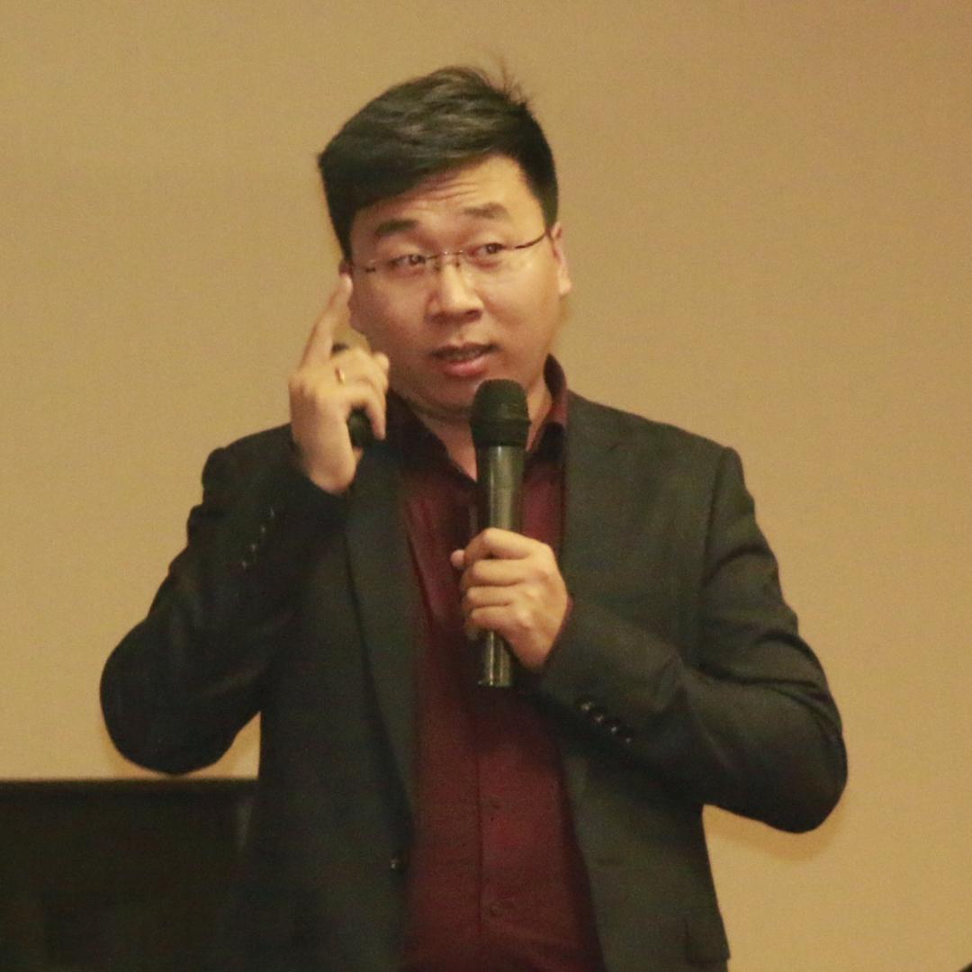 胡亿叨（绝版新能源博物馆长）腼腆版