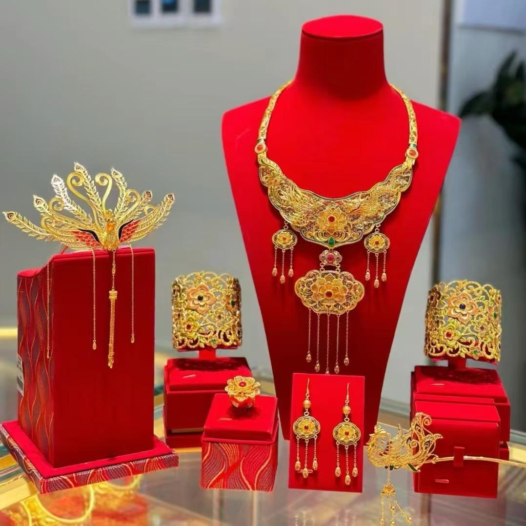 金陵珠宝（大桥南路店原家乐福一楼）