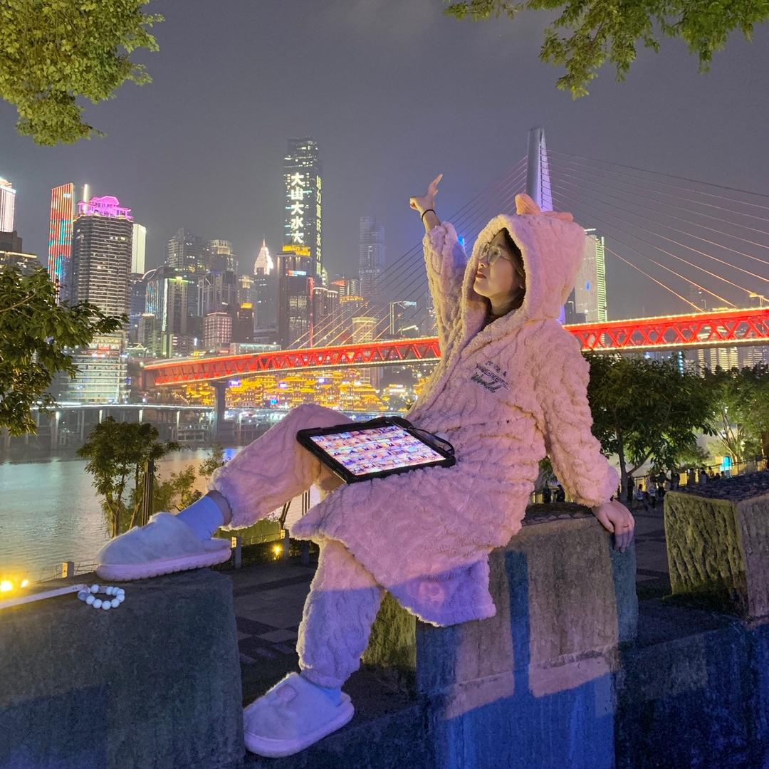叫我老板娘！(约拍看主页)