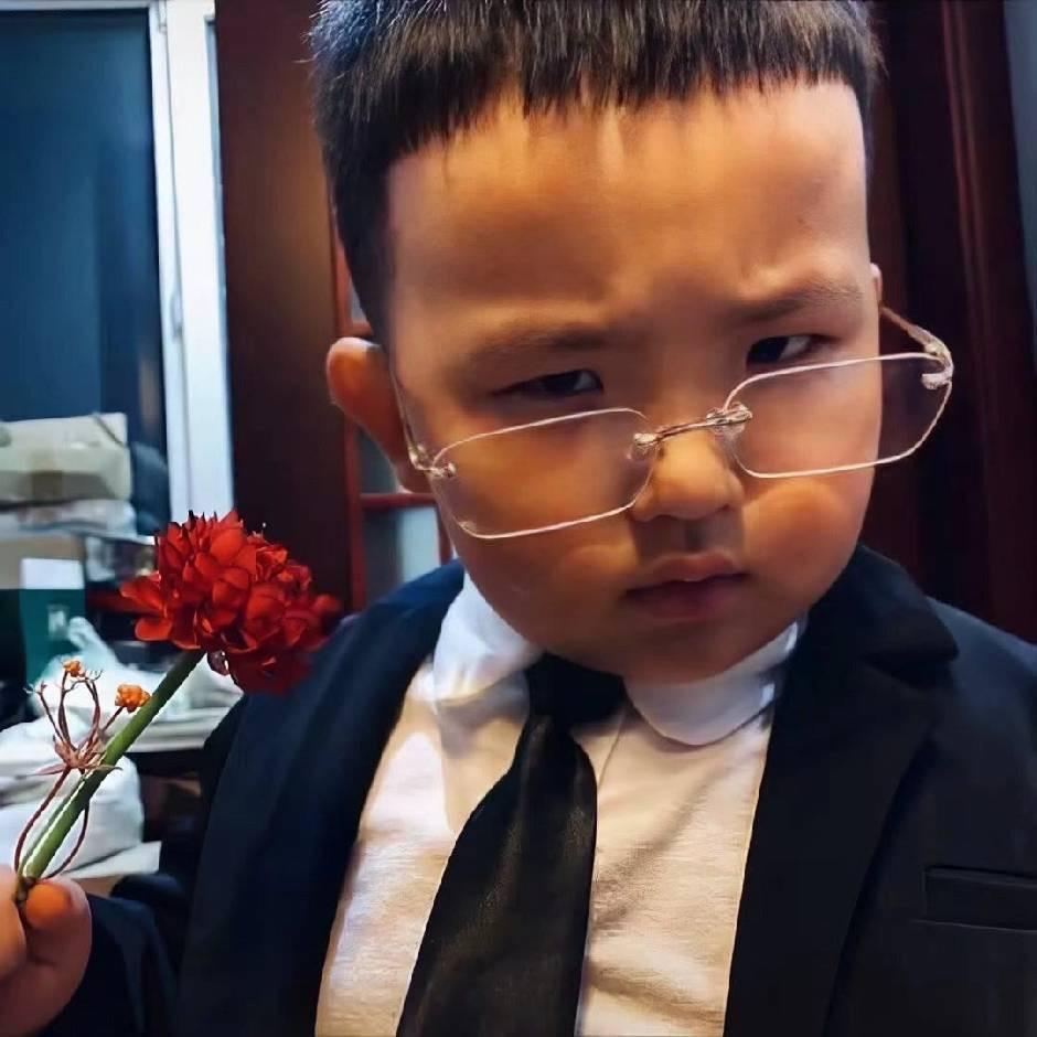 ε小鱼闹窝ら、