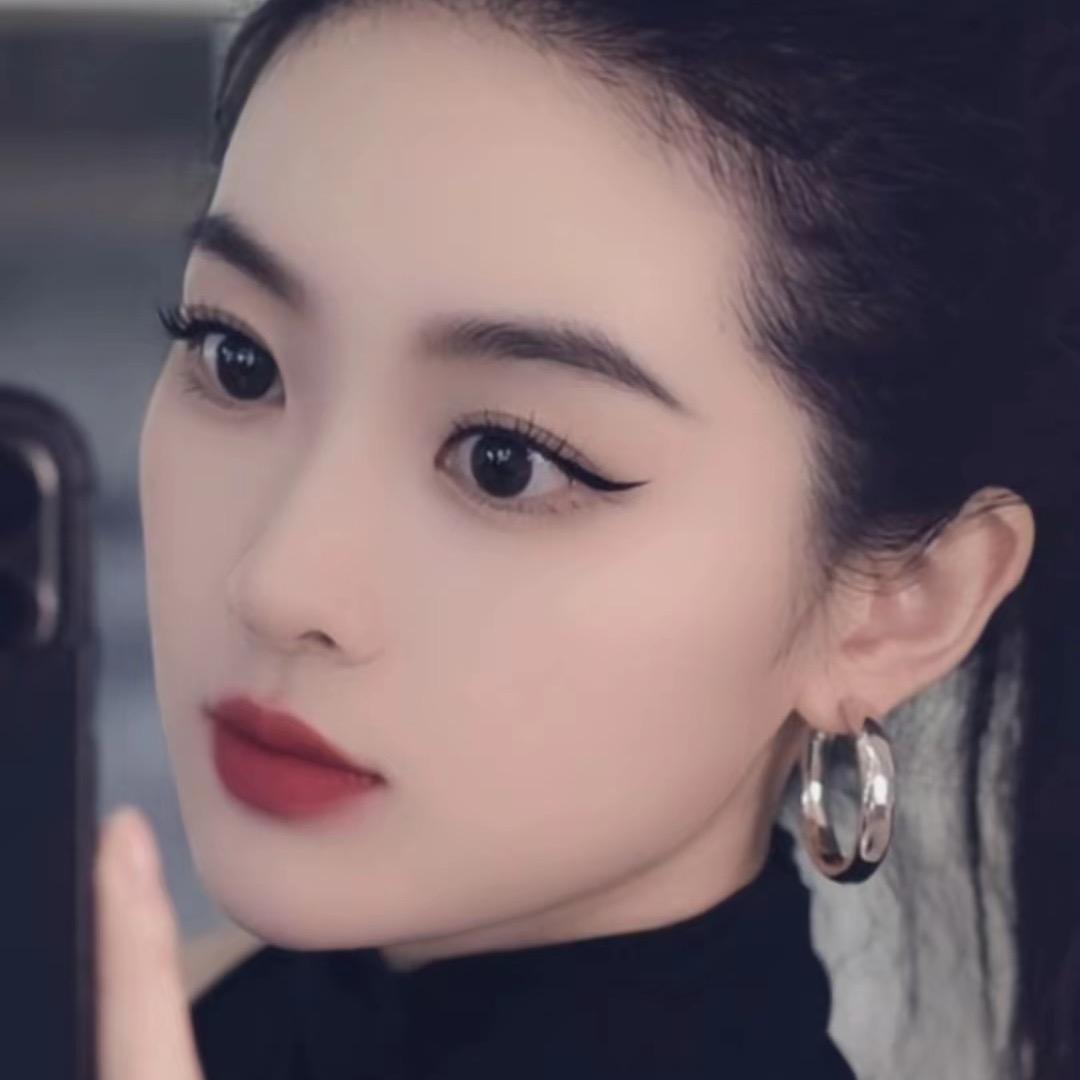 👑  丽吖