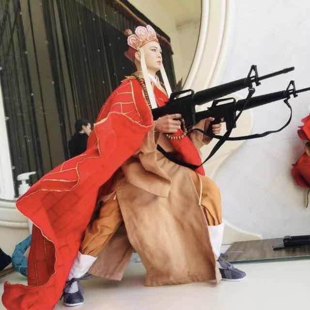 她本来就不。。