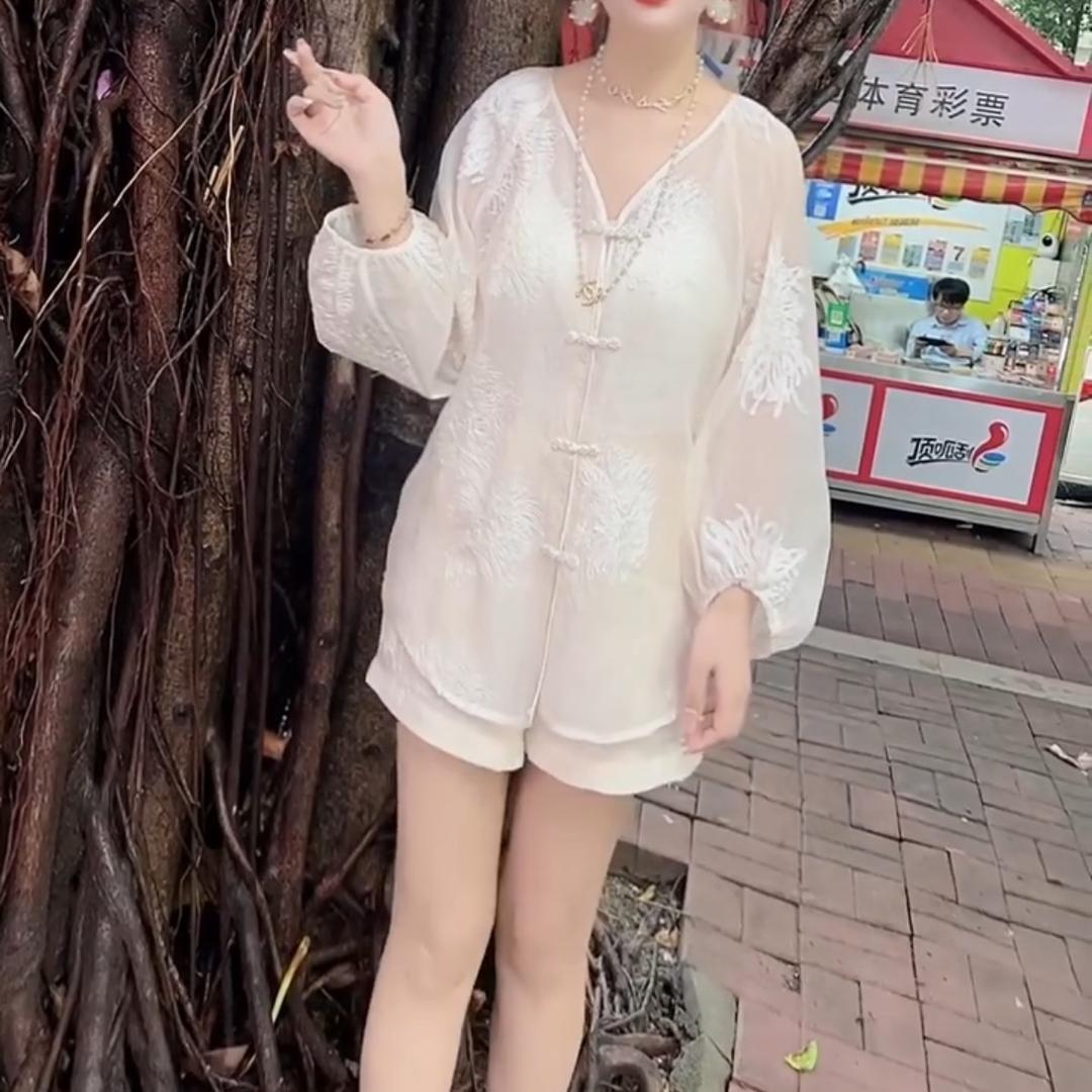 晓玉潮流服饰店