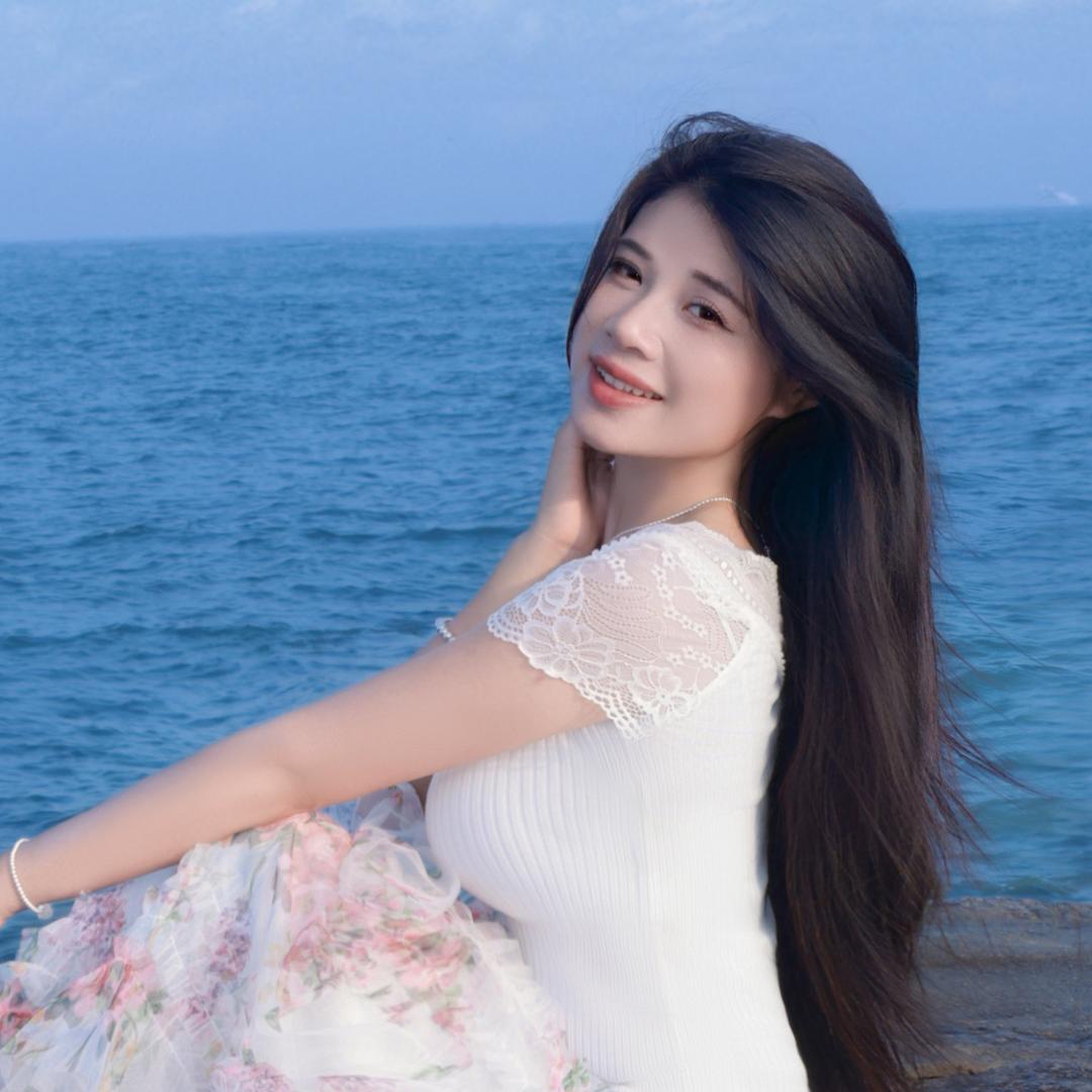 柒柒.
