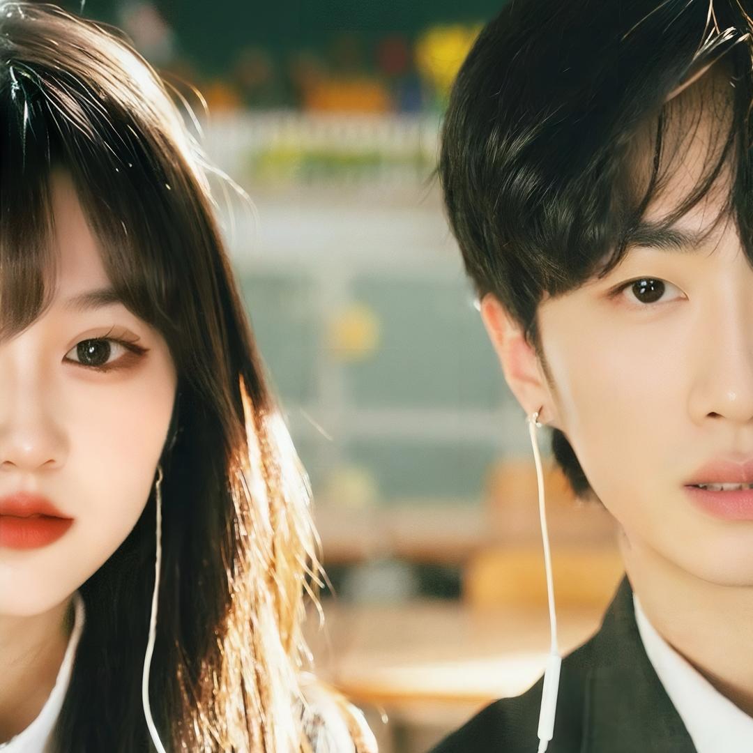 Hot-👩🏻‍❤️‍💋‍👨🏻
