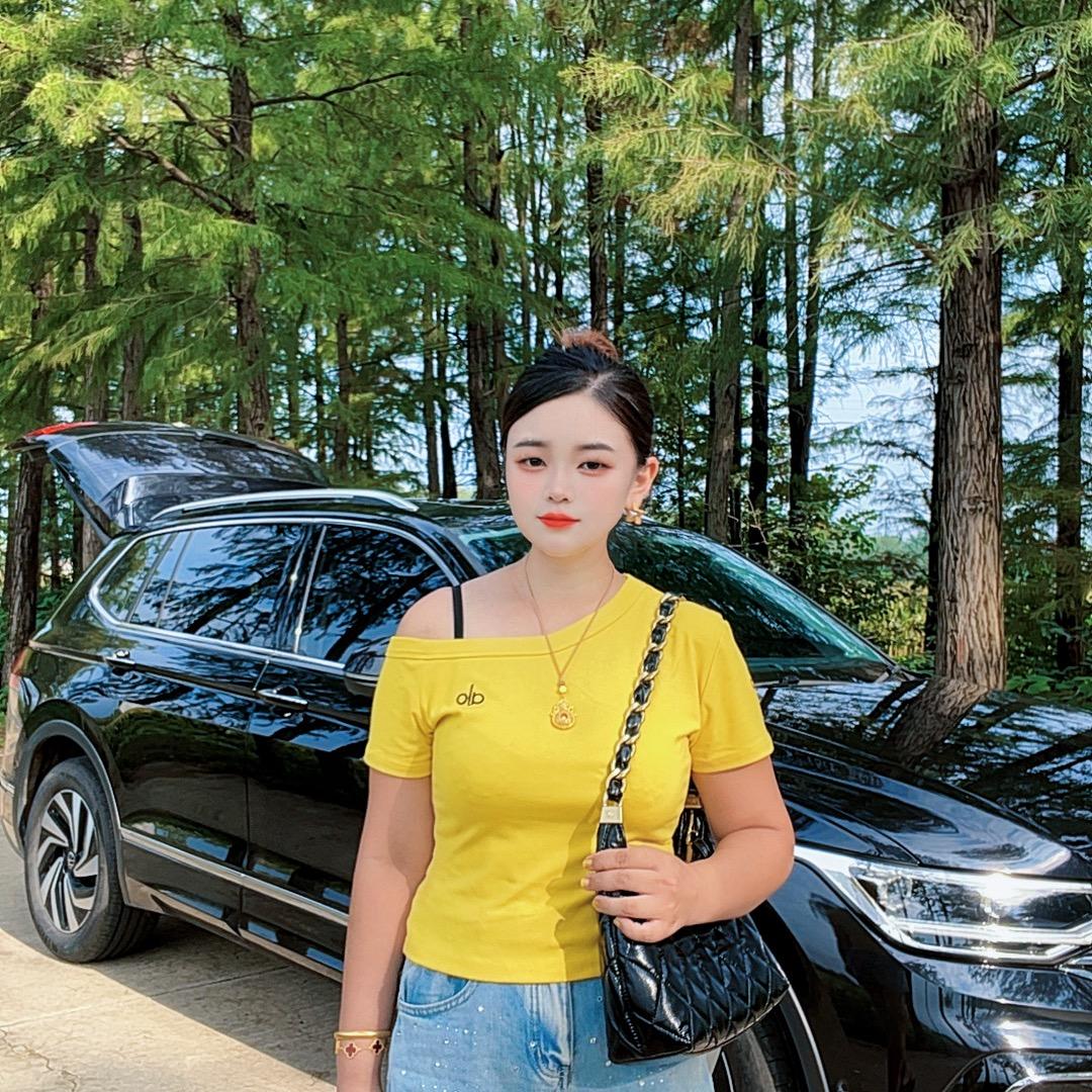 小芯芯（连赞拉黑）