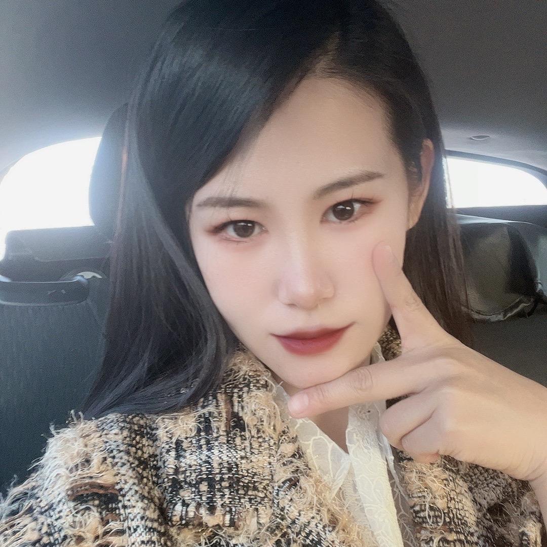 WOO娜娜
