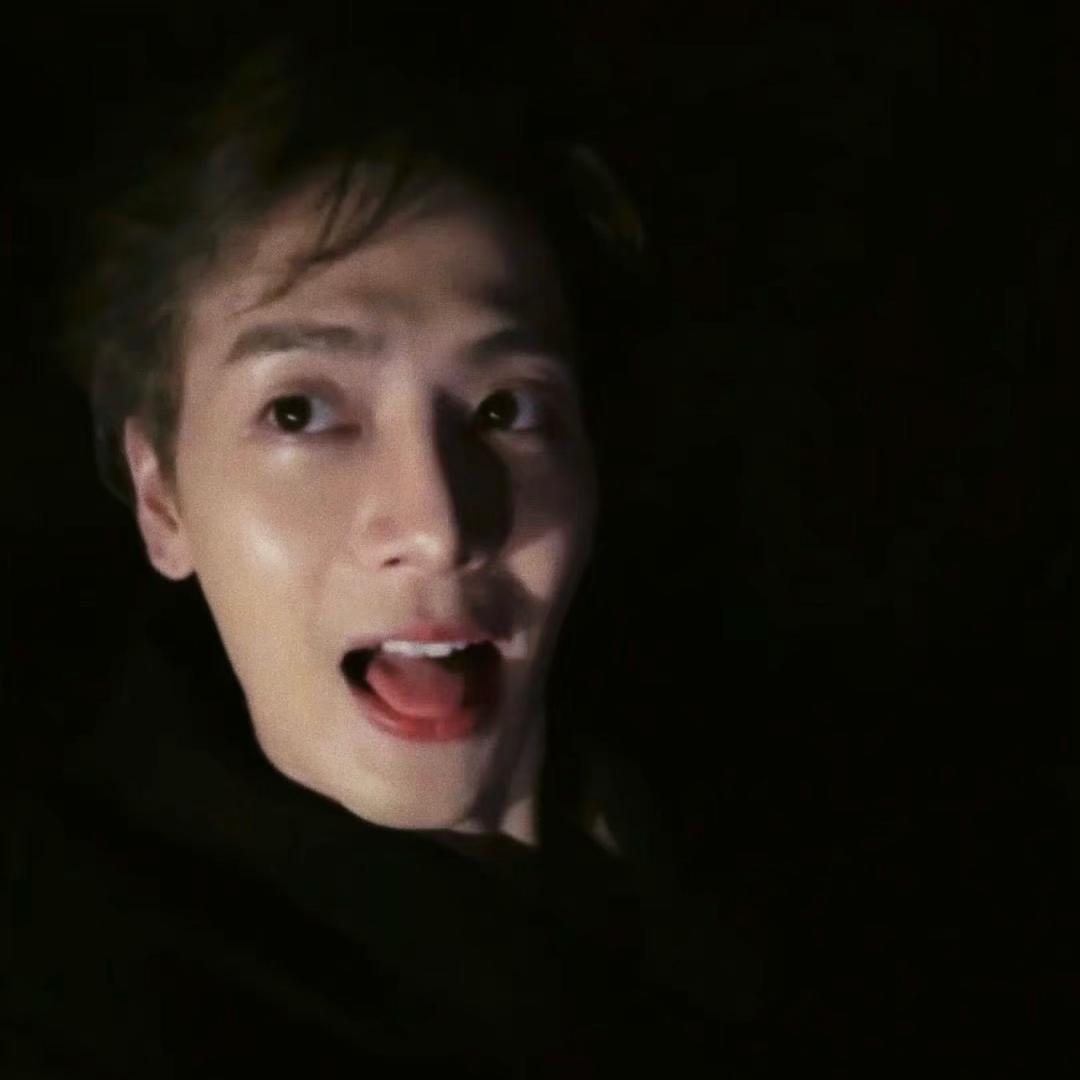 雾散之后的满月