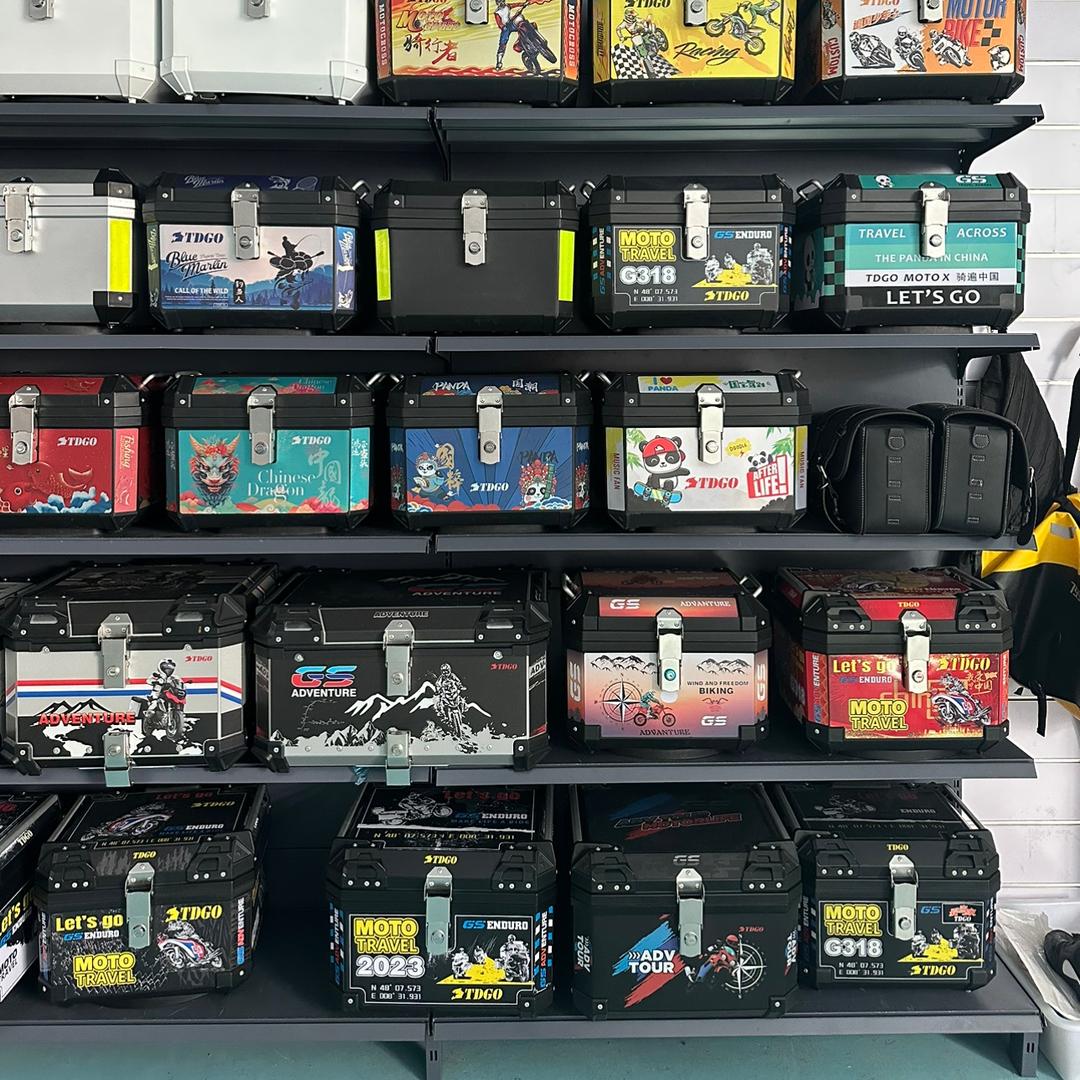 电动车摩托车用品装备店