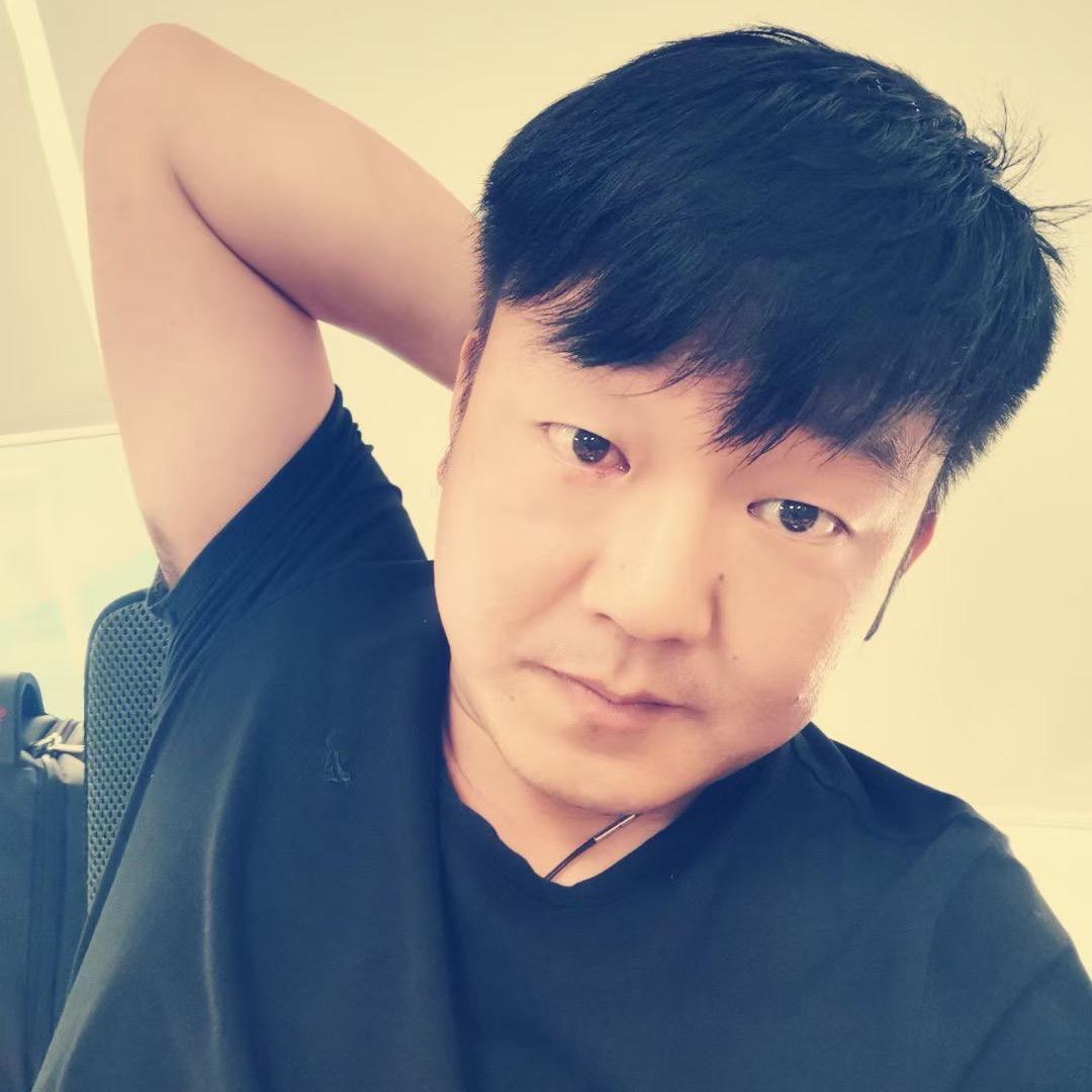 嘚瑟的布布