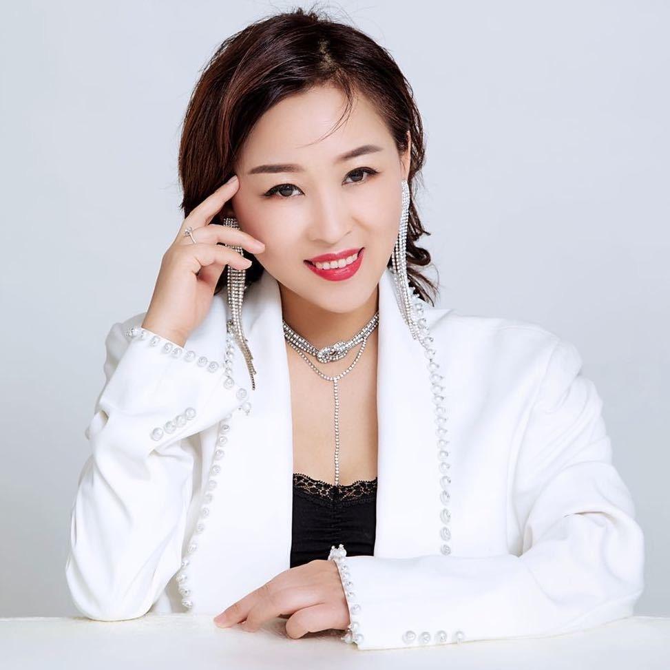 许莲-辽中创艺广告