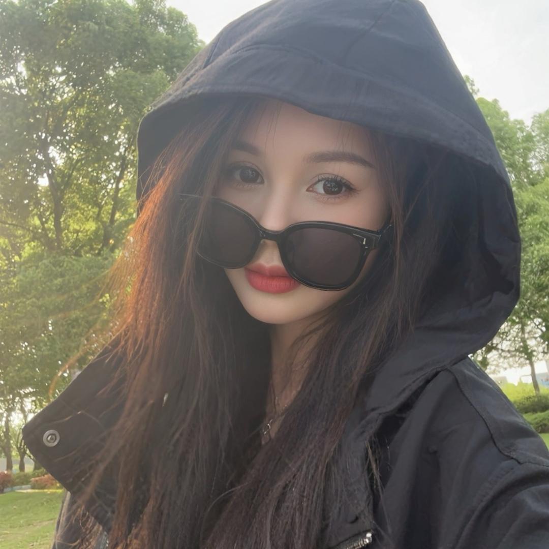 微风拂过半山腰