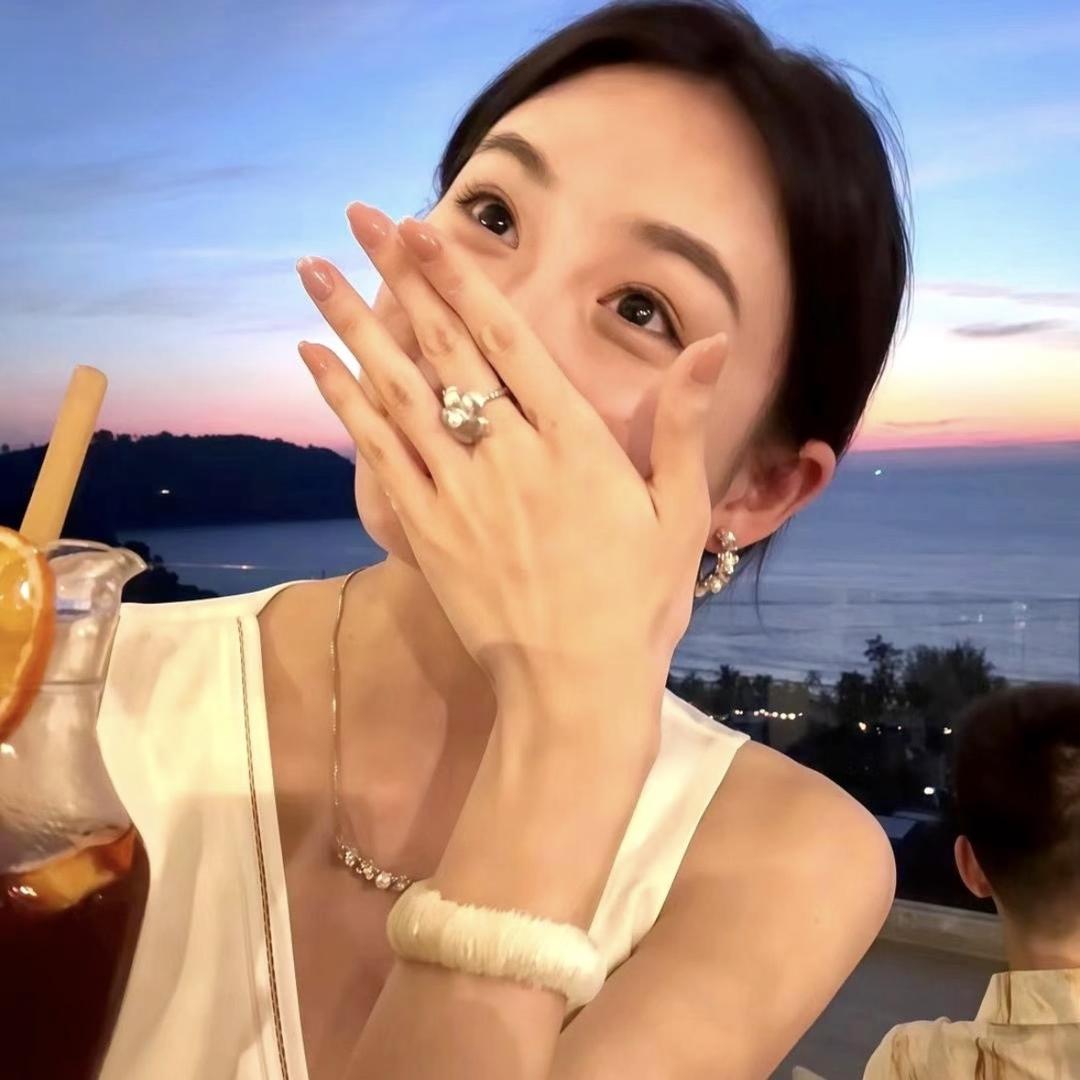 我是小白兔呀🐰