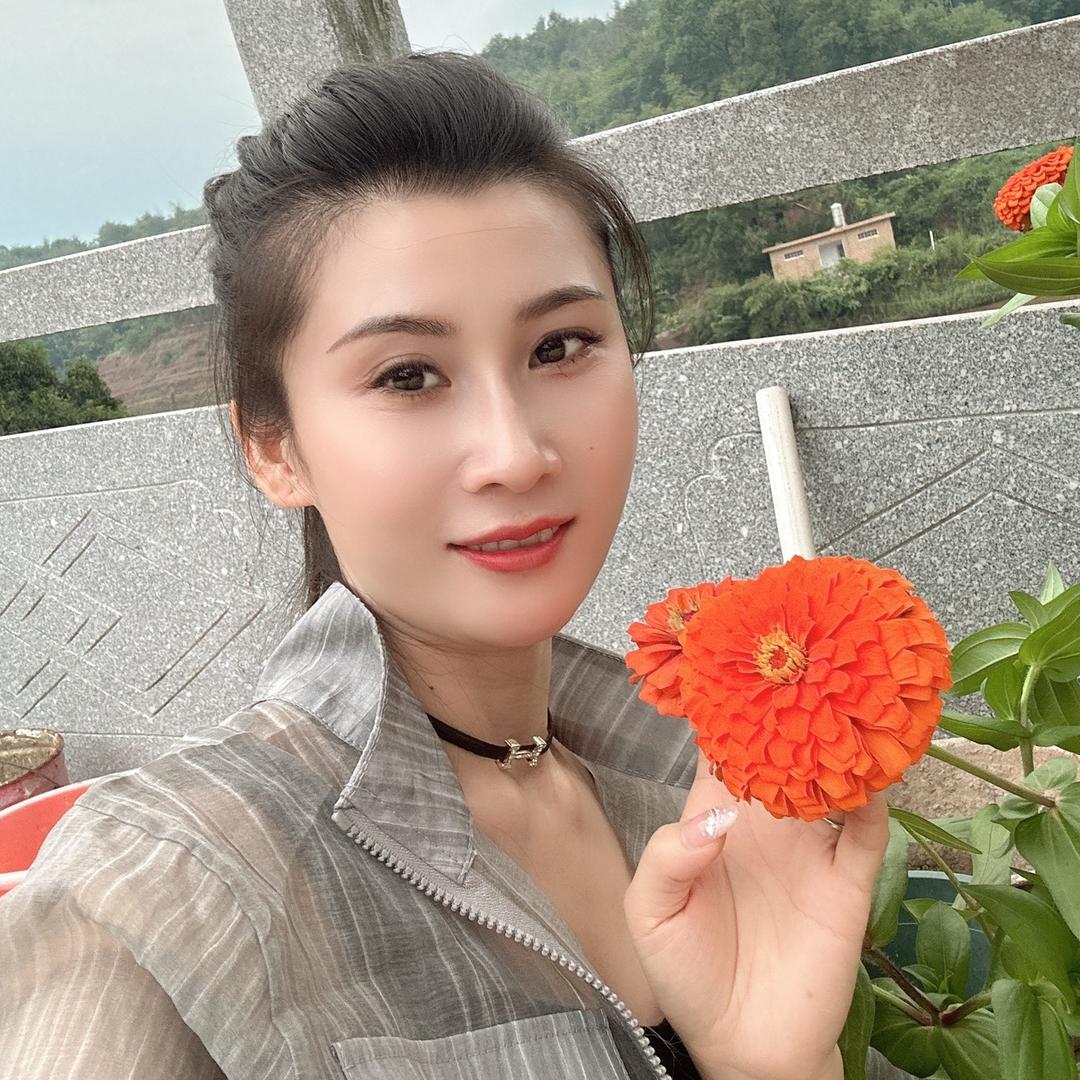 台灯软管～燕燕