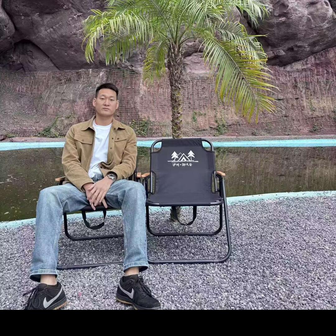 我是人间惆怅客  知君何事泪众横