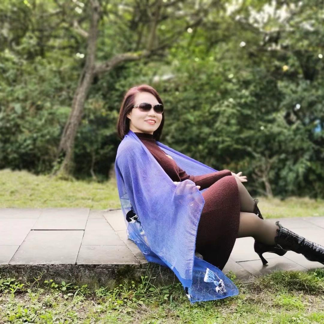 小英子有白发