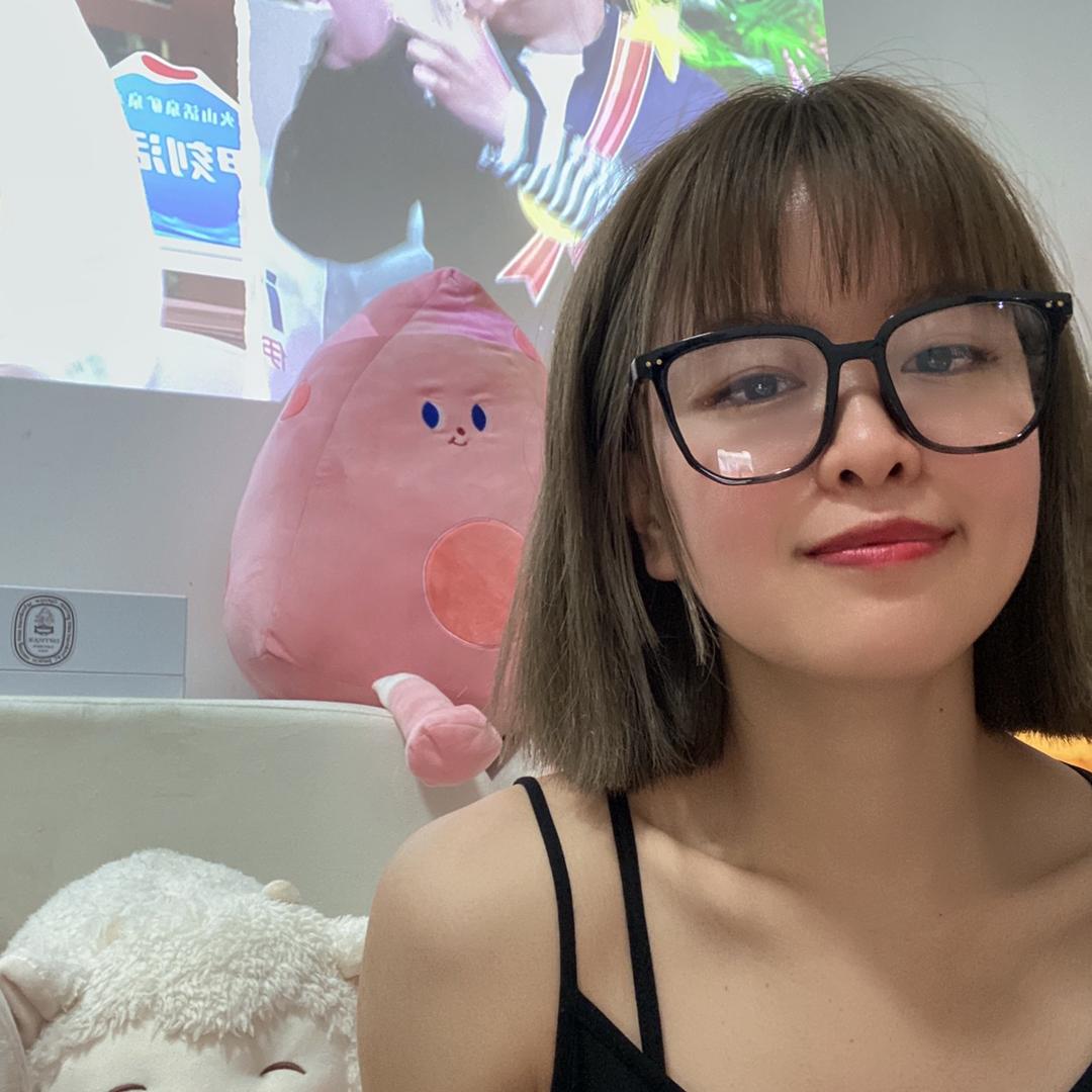 鱼鱼爱吃面包
