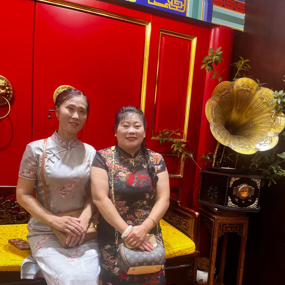 贪玩的梁女士