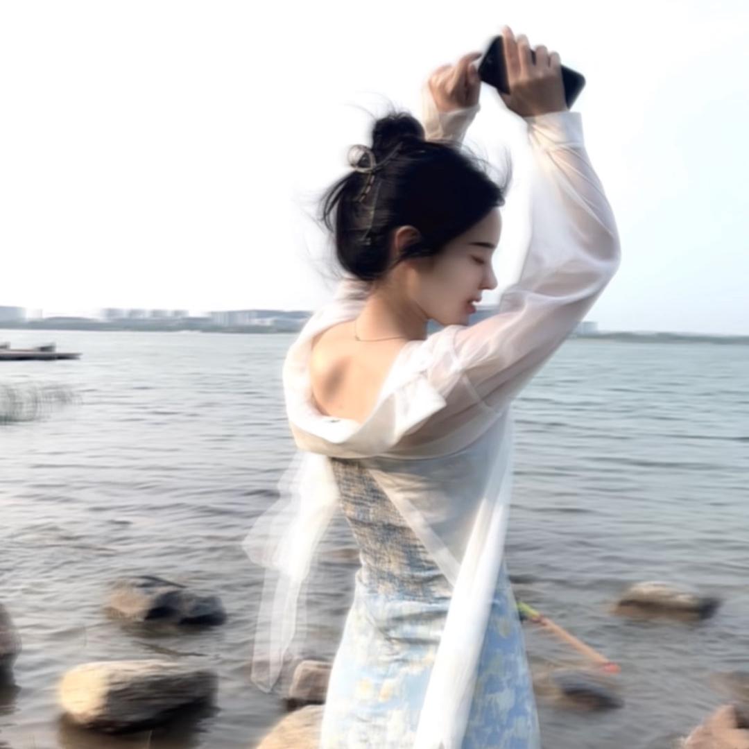 小乖🎭