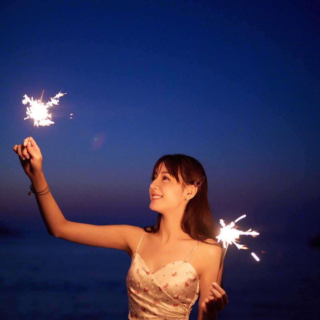 依依-