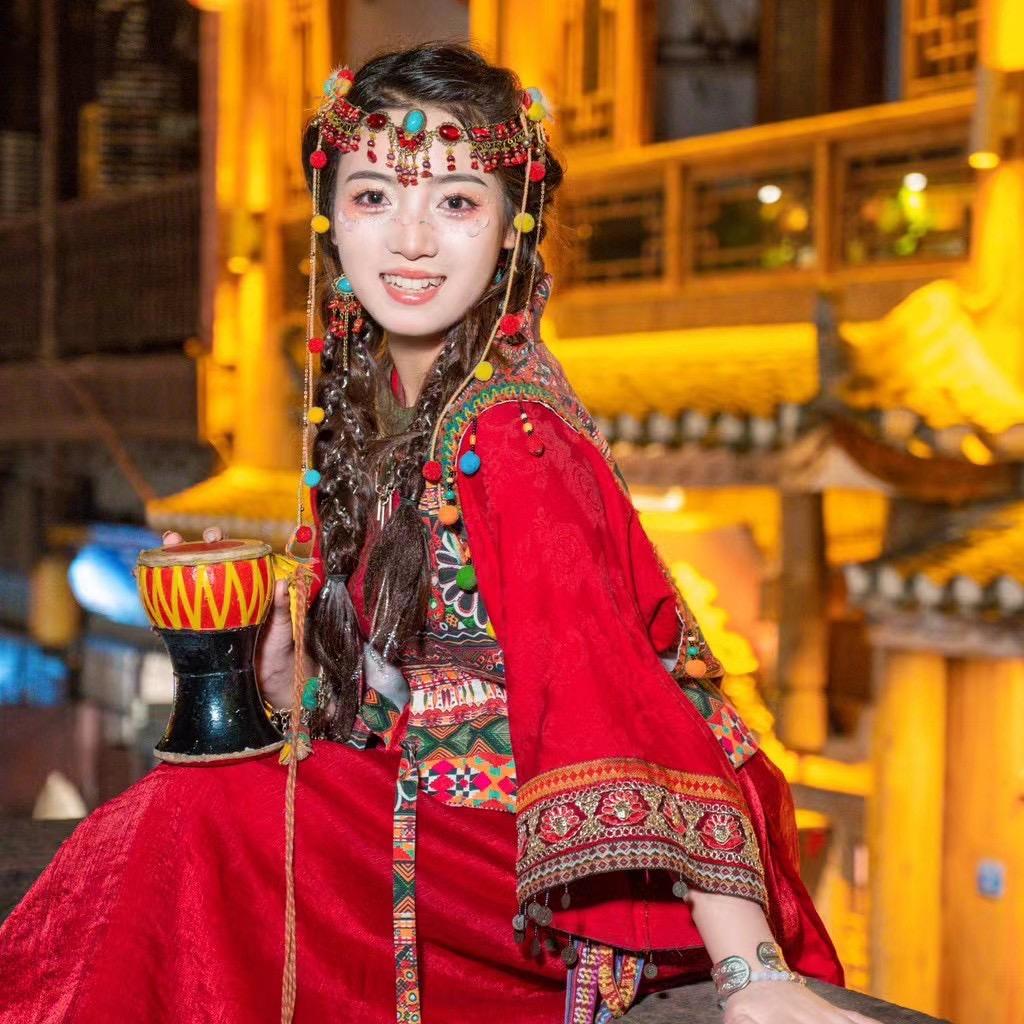 芊芊带你去旅行（胡杨林）