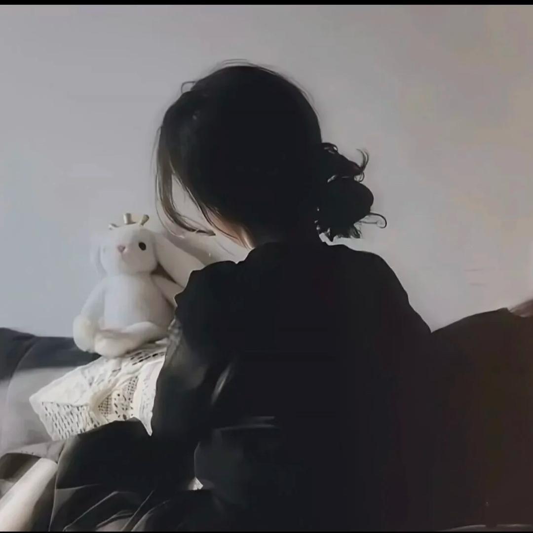 ✌︎•‿•✌︎