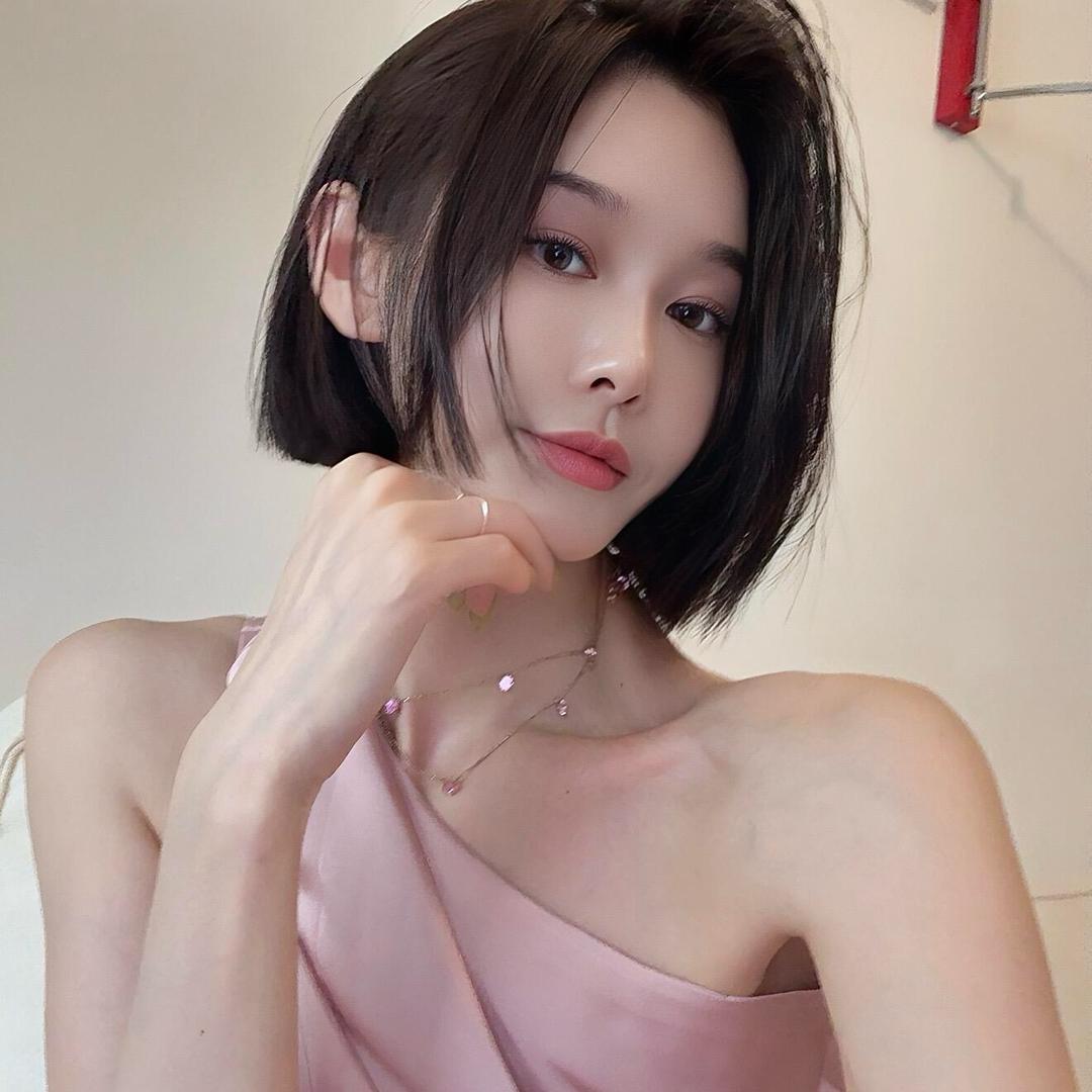 米娜爱自己