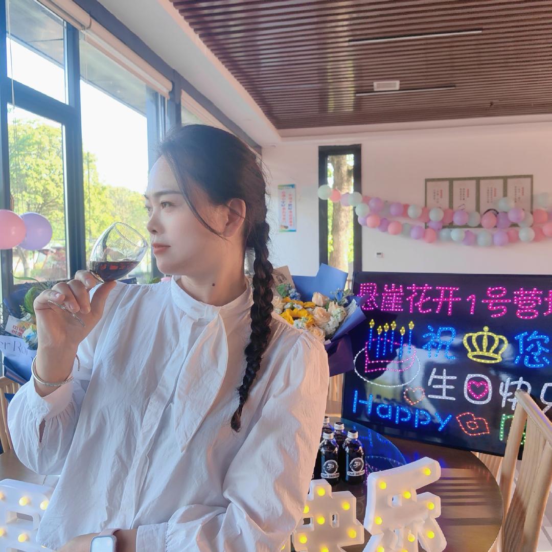 悬崖花开🍀燕子