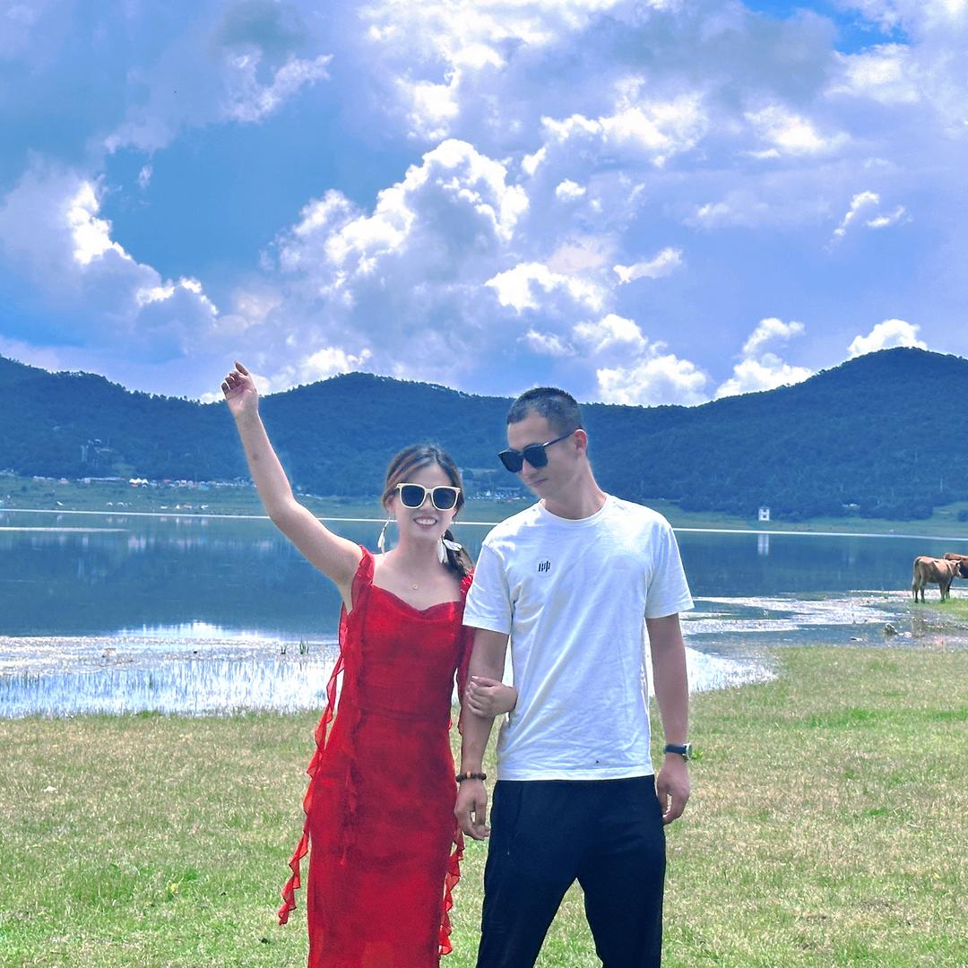 武汉肆个轮子面包车老板娘