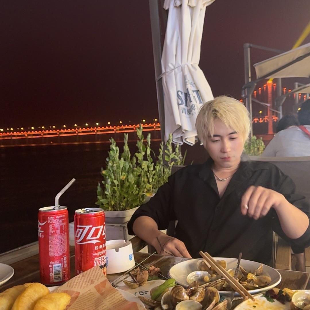 发型师小博