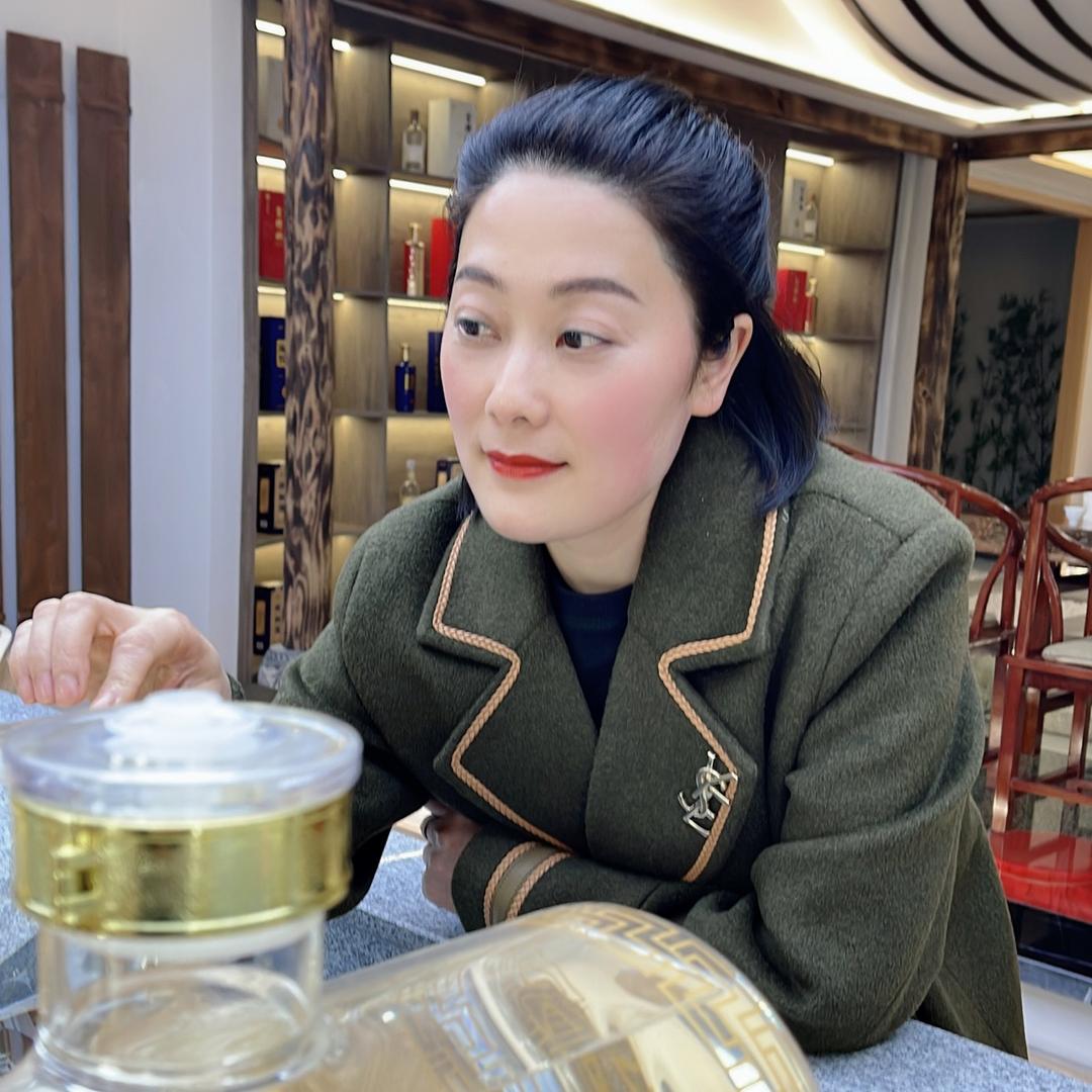 泸酒晓林