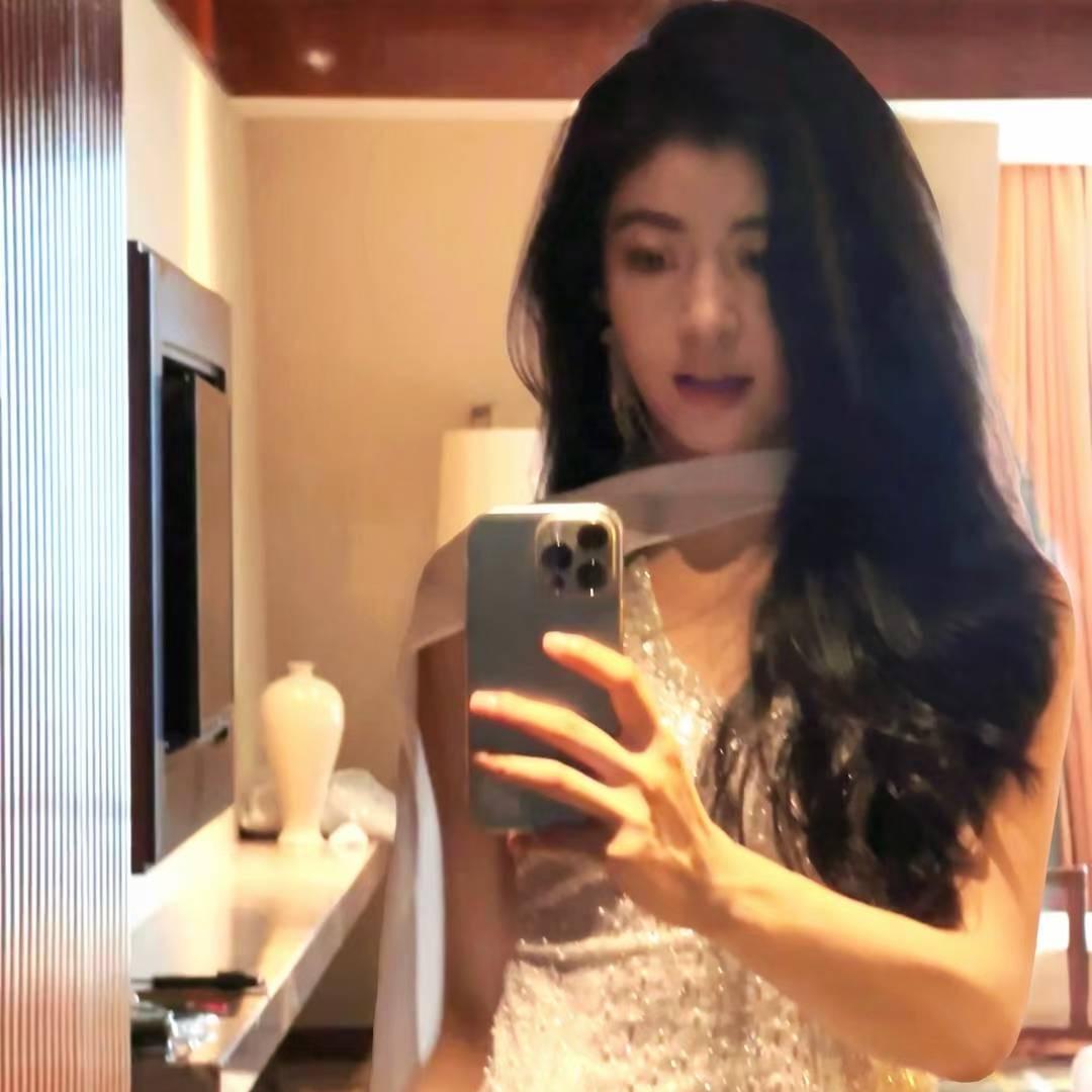 妮蔻轻奢优雅女装